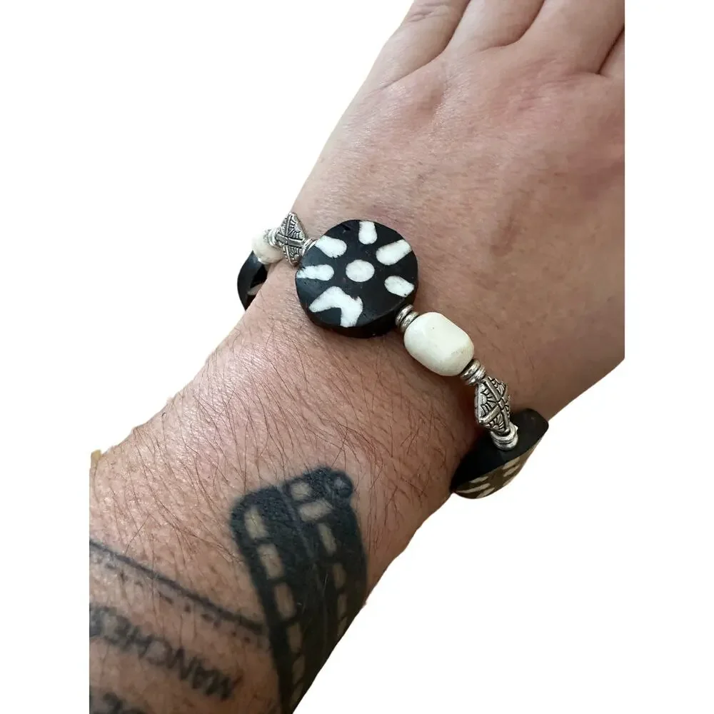 Black and White Wood Bone Beaded Flower Bracelet